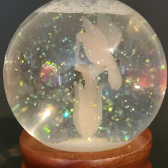 Etched Glass Hummingbird Globe 5.5" Clear Nature Scene on Wood Base - Picture 8 of 10